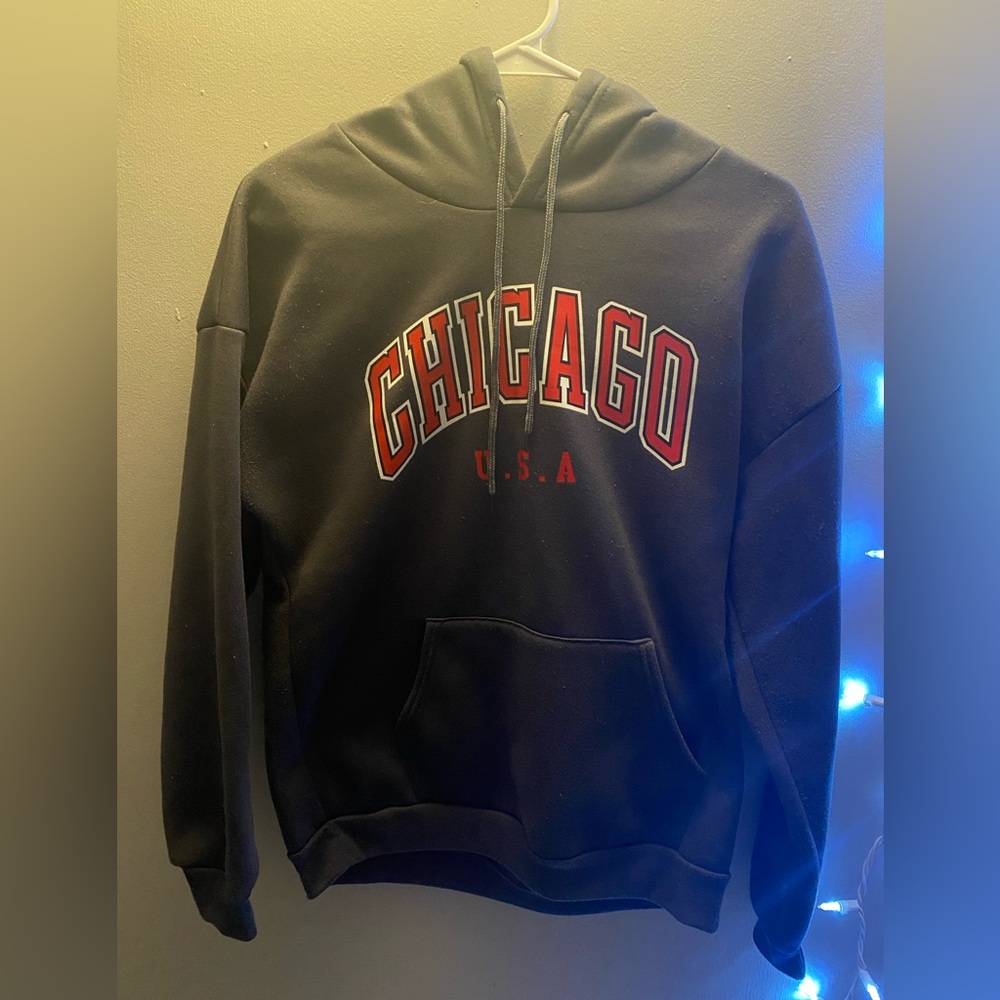 SHEIN “Chicago” hoodie with pocket size medium (US4)